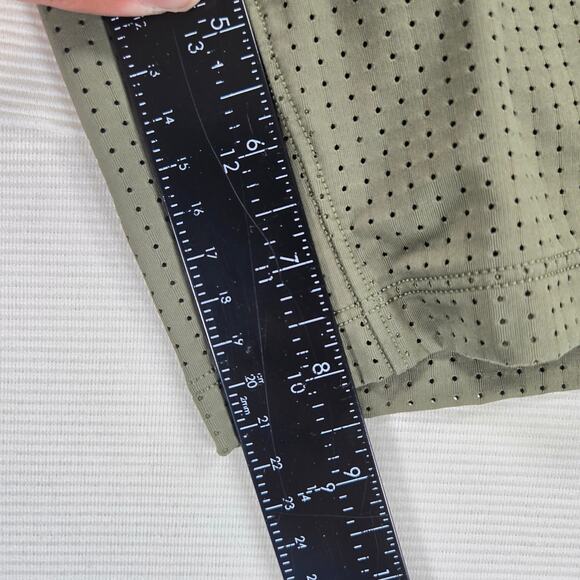 Lululemon Step Back Jump Mesh Athletic Short in Green Men's Size Small‎ - Picture 3 of 5